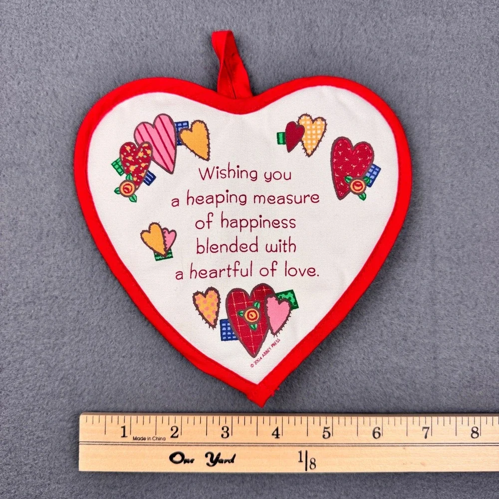Vtg 2004 Abbey Press Heart Shaped Quilted Oven Mitt Measure of Happiness Quote